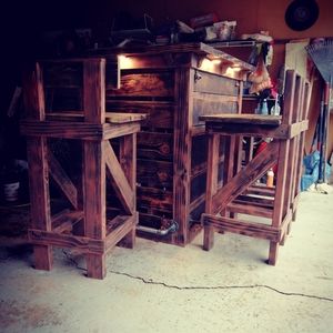 rustic style bar made of pallet capacity for 3 people